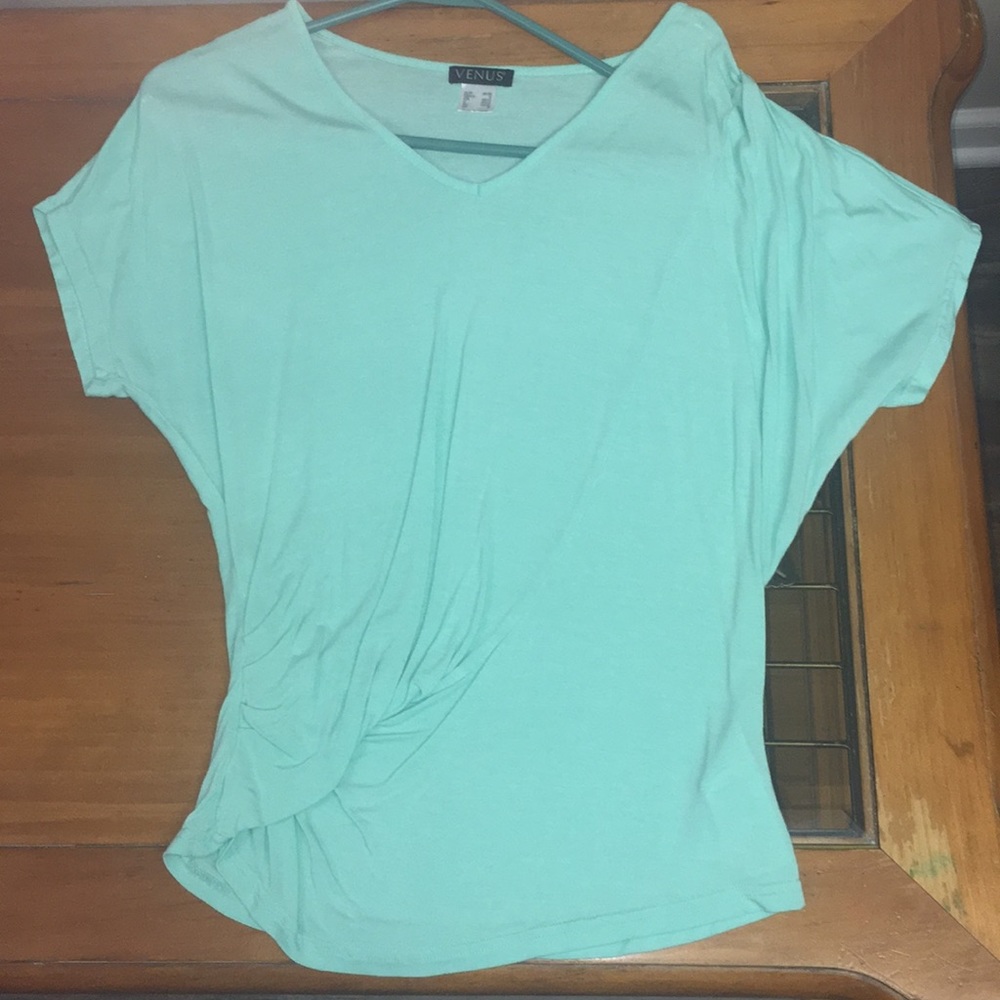 💕 3 for $15 💕Venus Top